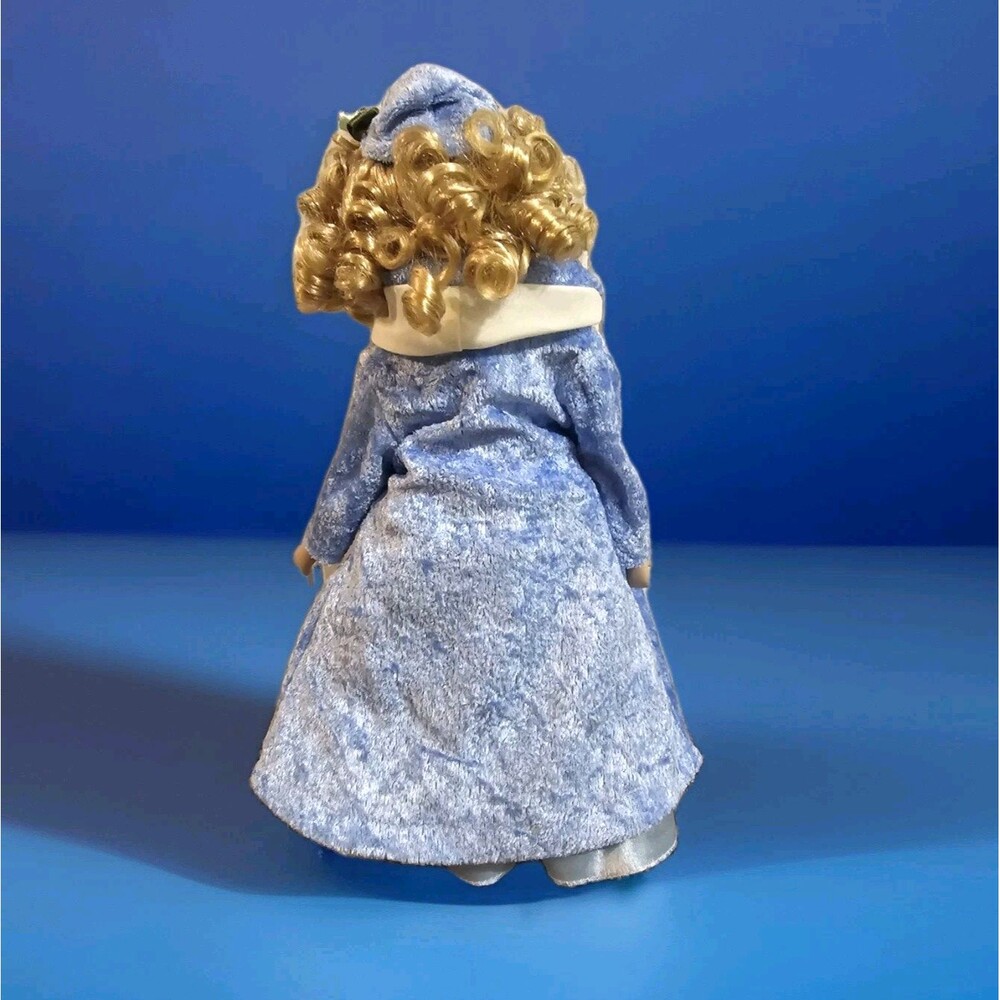 WINTER BLUE Vintage Limited Edition Danea Collection Porcelain Doll 1-500 Stand - Picture 2 of 8